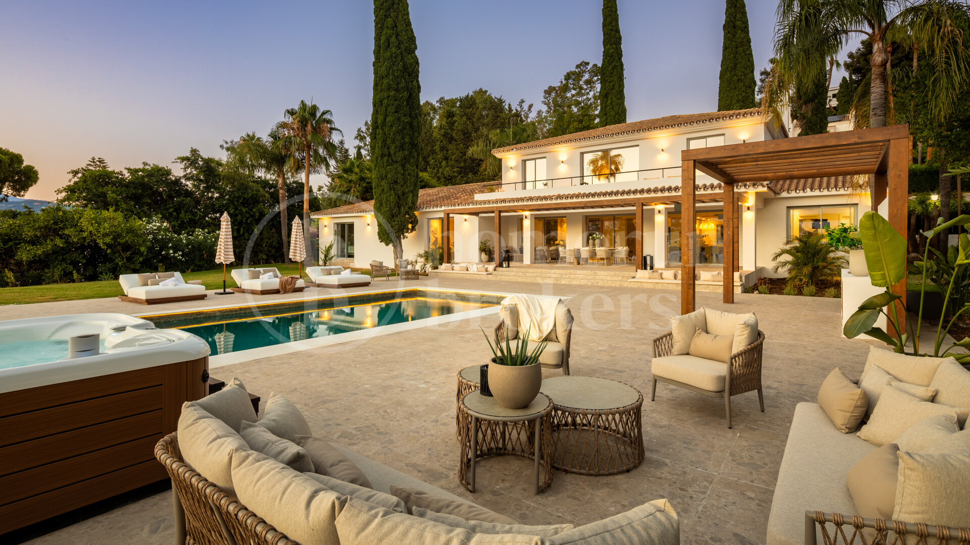 Villa Azahar - Elegant Family Villa with expansive plot