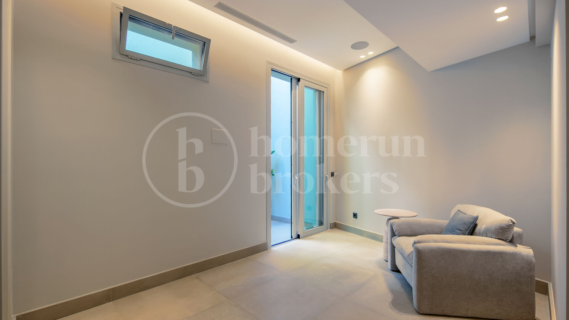 Villa Riva - Contemporary in Nueva Andalucía, Marbella