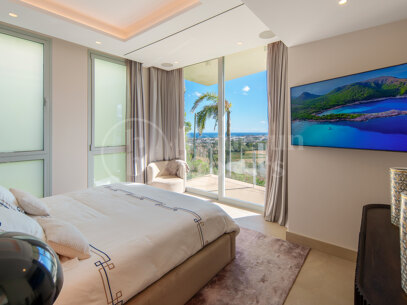 Villa Riva - Contemporary in Nueva Andalucía, Marbella