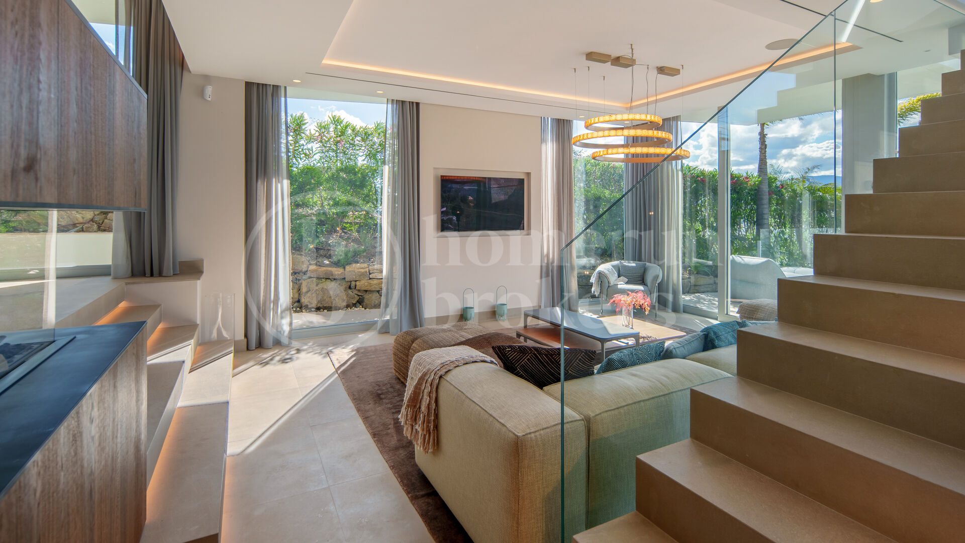 Villa Riva - Contemporary in Nueva Andalucía, Marbella
