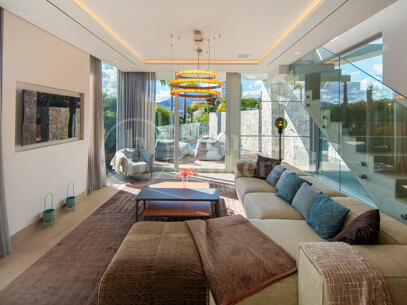 Villa Riva - Contemporary in Nueva Andalucía, Marbella