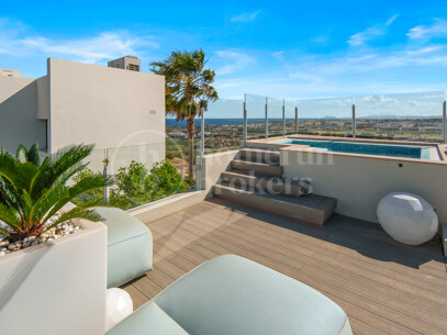 Villa Riva - Contemporary in Nueva Andalucía, Marbella