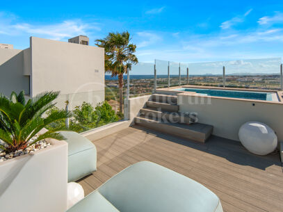 Villa Riva - Contemporary in Nueva Andalucía, Marbella