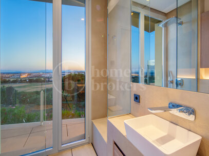 Villa Riva - Contemporary in Nueva Andalucía, Marbella