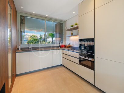 Villa Riva - Contemporary in Nueva Andalucía, Marbella