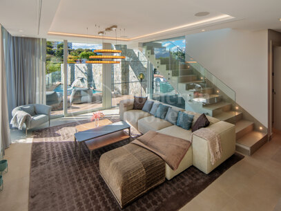 Villa Riva - Contemporary in Nueva Andalucía, Marbella