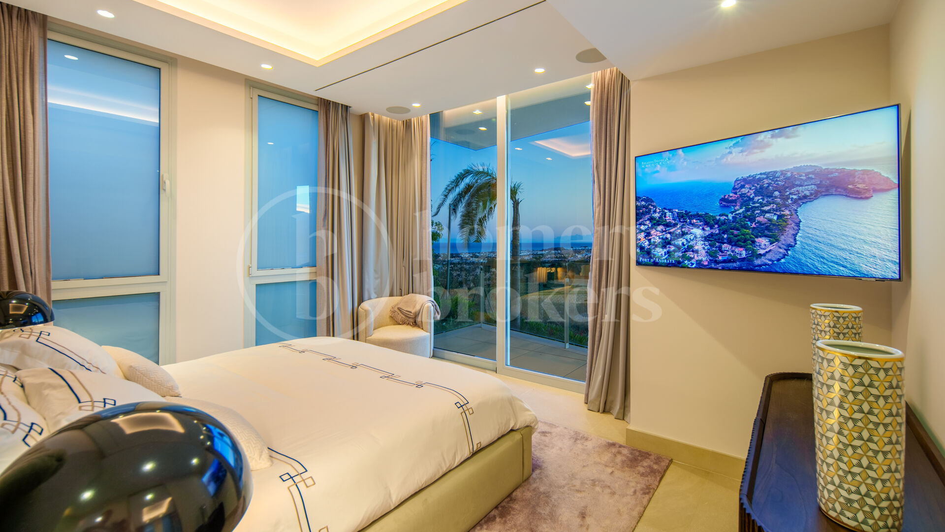 Villa Riva - Contemporary in Nueva Andalucía, Marbella