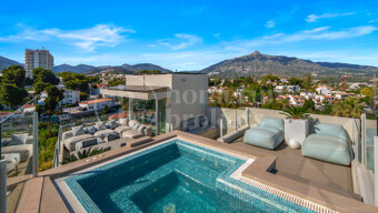 Villa Riva - Contemporary in Nueva Andalucía, Marbella