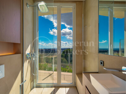 Villa Riva - Contemporary in Nueva Andalucía, Marbella