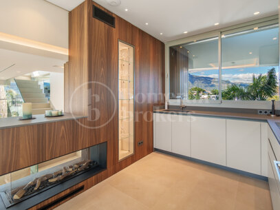 Villa Riva - Contemporary in Nueva Andalucía, Marbella