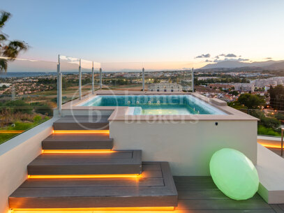 Villa Riva - Contemporary in Nueva Andalucía, Marbella