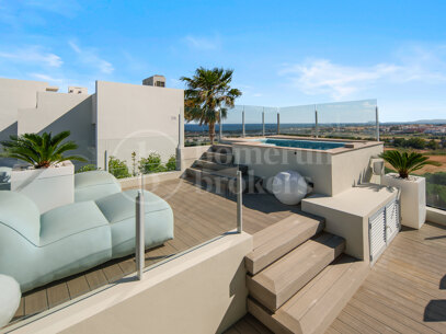 Villa Riva - Contemporary in Nueva Andalucía, Marbella