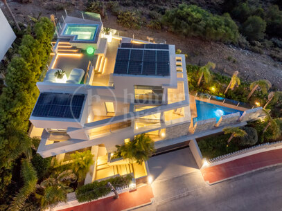 Villa Riva - Contemporary in Nueva Andalucía, Marbella