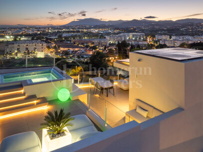 Villa Riva - Contemporary in Nueva Andalucía, Marbella