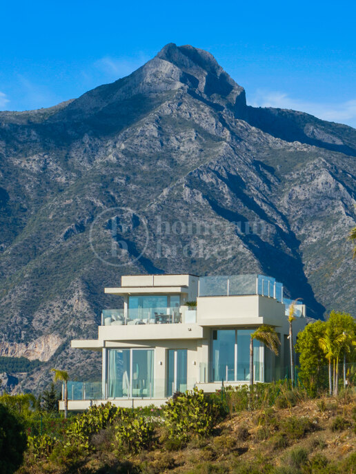 Villa Riva - Contemporary in Nueva Andalucía, Marbella