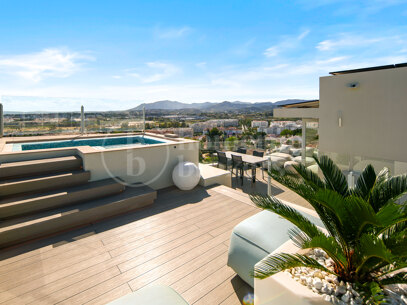 Villa Riva - Contemporary in Nueva Andalucía, Marbella