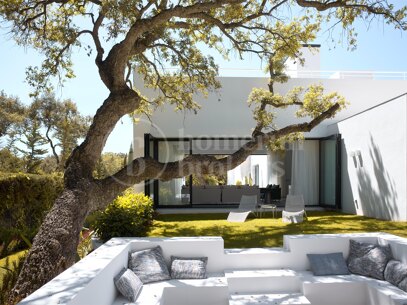 Villa Escorial One - Frontline Golf Villa in Valderrama, Sotogrande