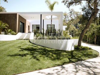 Villa Escorial One - Frontline Golf Villa in Valderrama, Sotogrande