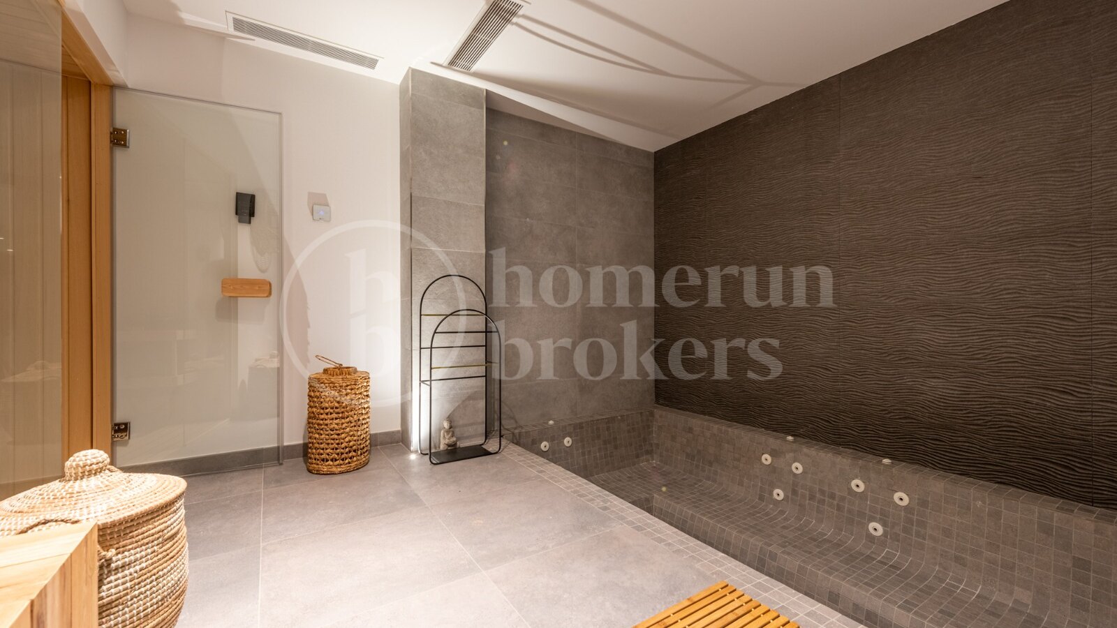 Villa Escorial One - Frontline Golf Villa in Valderrama, Sotogrande