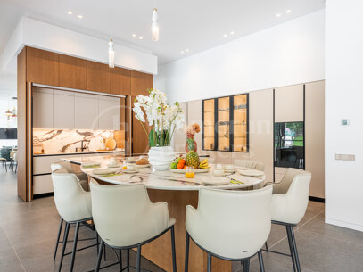 Villa Escorial One - Frontline Golf Villa in Valderrama, Sotogrande