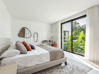 Villa Escorial One - Frontline Golf Villa in Valderrama, Sotogrande