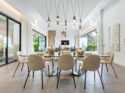 Villa Escorial One - Frontline Golf Villa in Valderrama, Sotogrande