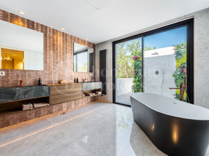 Villa Escorial One - Frontline Golf Villa in Valderrama, Sotogrande