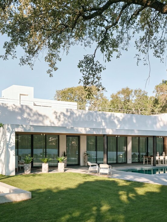 Villa Escorial One - Frontline Golf Villa in Valderrama, Sotogrande
