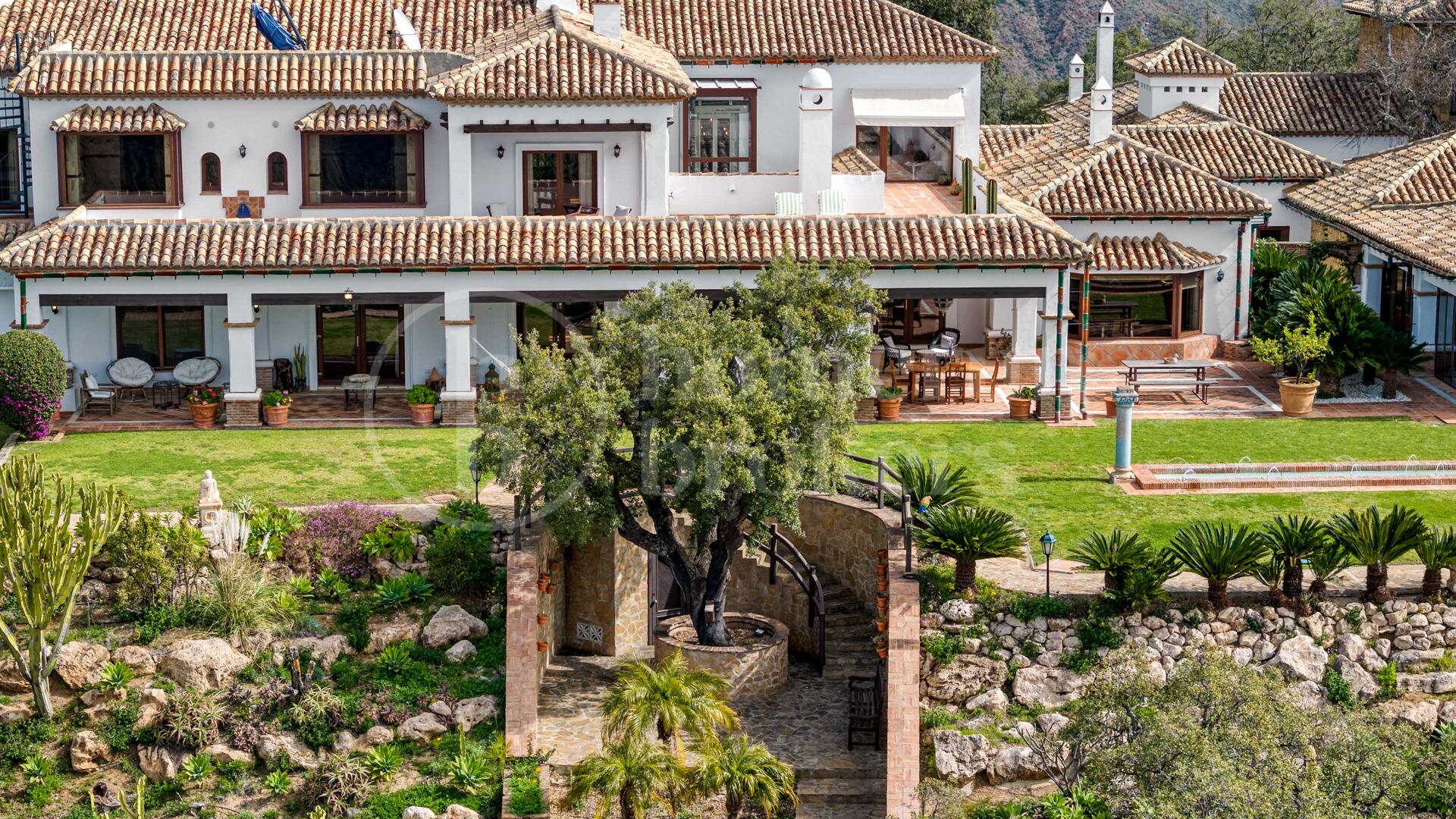 Finca La Mairena - Luxury Country Estate for Sale Near La Mairena