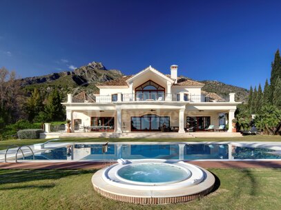 Casa Augusta - Elegant Villa in Marbella Golden Mile