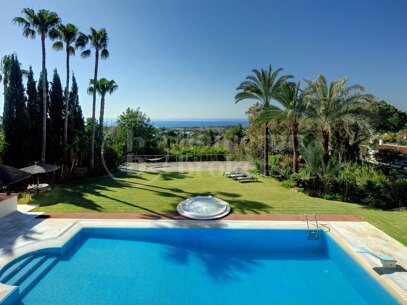 Casa Augusta - Elegant Villa in Marbella Golden Mile