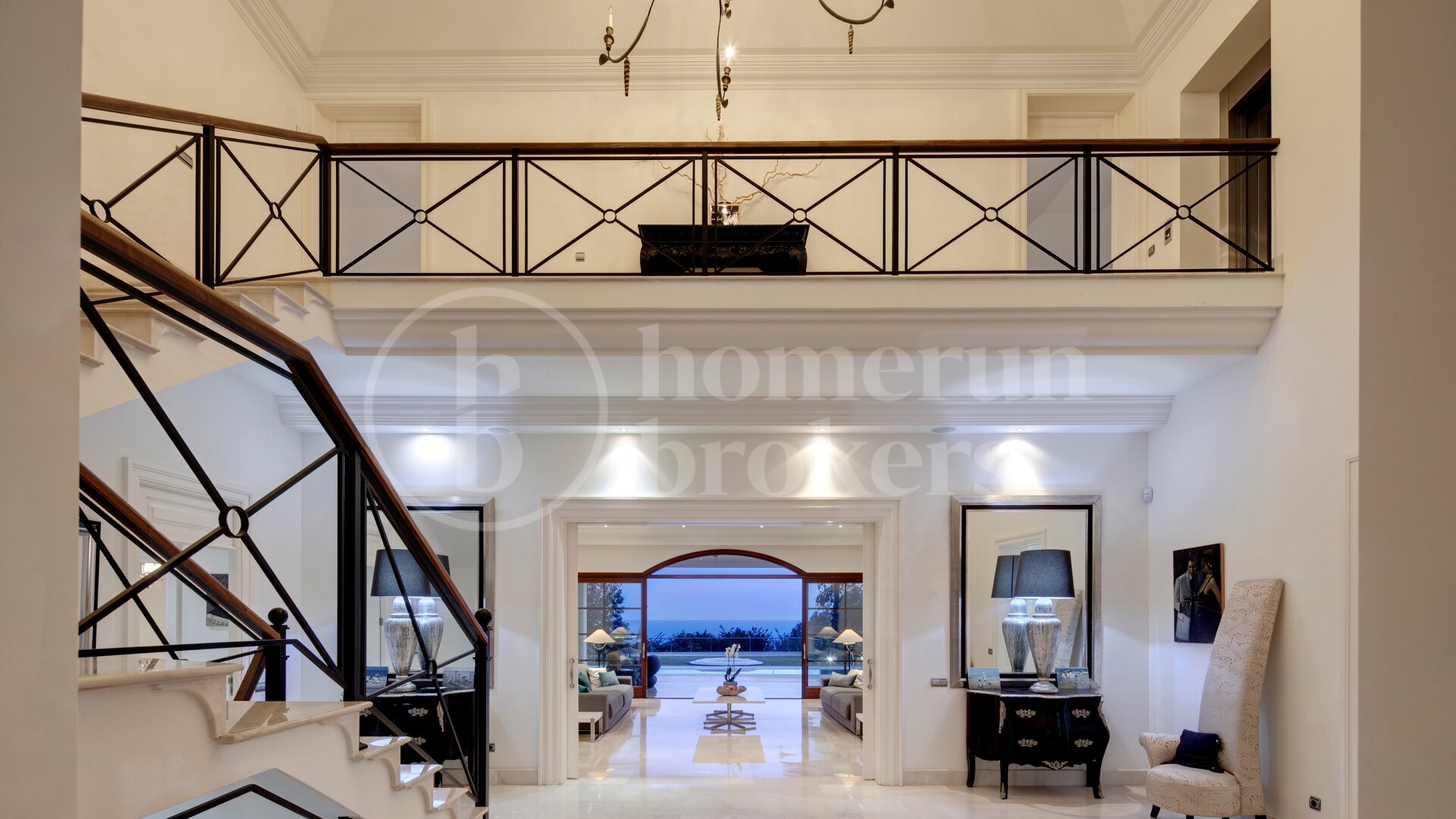 Casa Augusta - Elegant Villa in Marbella Golden Mile