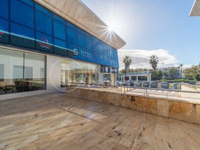 Puerta De Banus - Renovated Commercial Space with Terrace and Parking