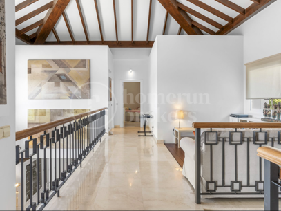 Villa Candela - Elegant Villa with Sea Views in El Paraíso Alto
