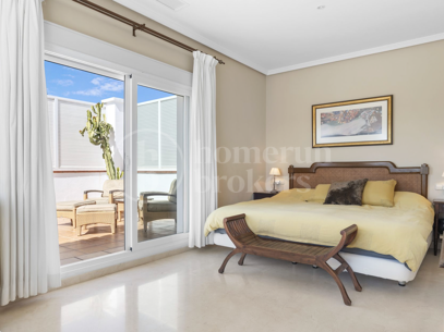 Villa Candela - Elegant Villa with Sea Views in El Paraíso Alto