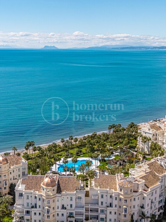 Apartment Las Dunas Park - Beachfront Apartment in Estepona