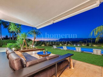 Private Luxury 6-Bedroom Villa with Pool in Las Chapas