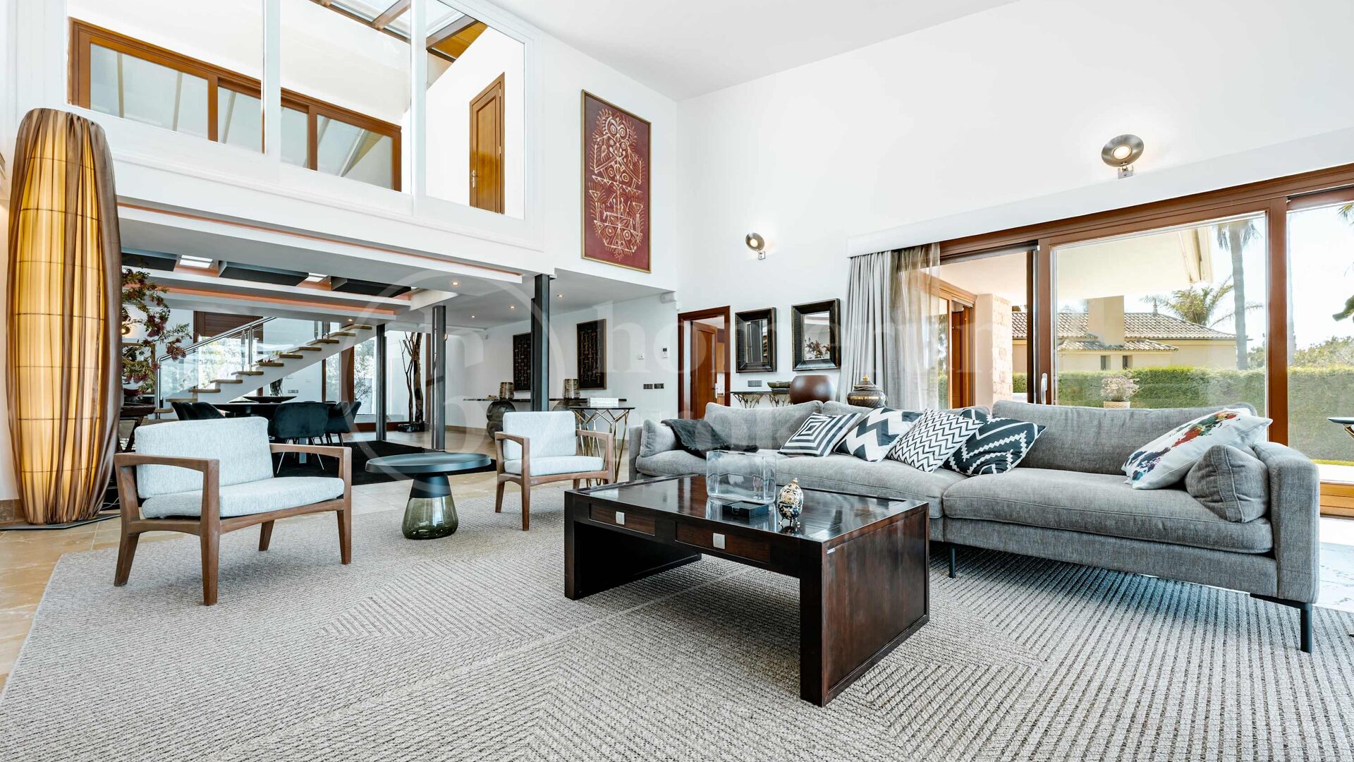 Private Luxury 6-Bedroom Villa with Pool in Las Chapas
