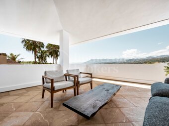 Private Luxury 6-Bedroom Villa with Pool in Las Chapas