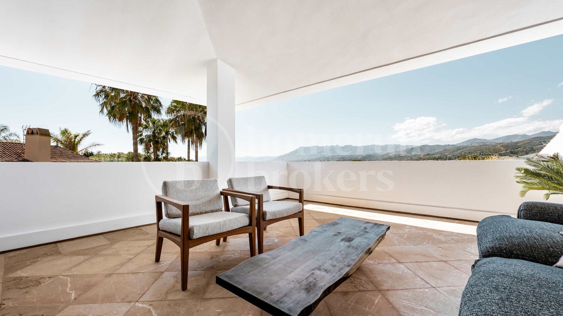 Private Luxury 6-Bedroom Villa with Pool in Las Chapas