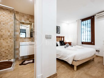 Private Luxury 6-Bedroom Villa with Pool in Las Chapas