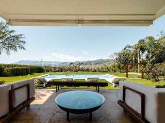 Private Luxury 6-Bedroom Villa with Pool in Las Chapas