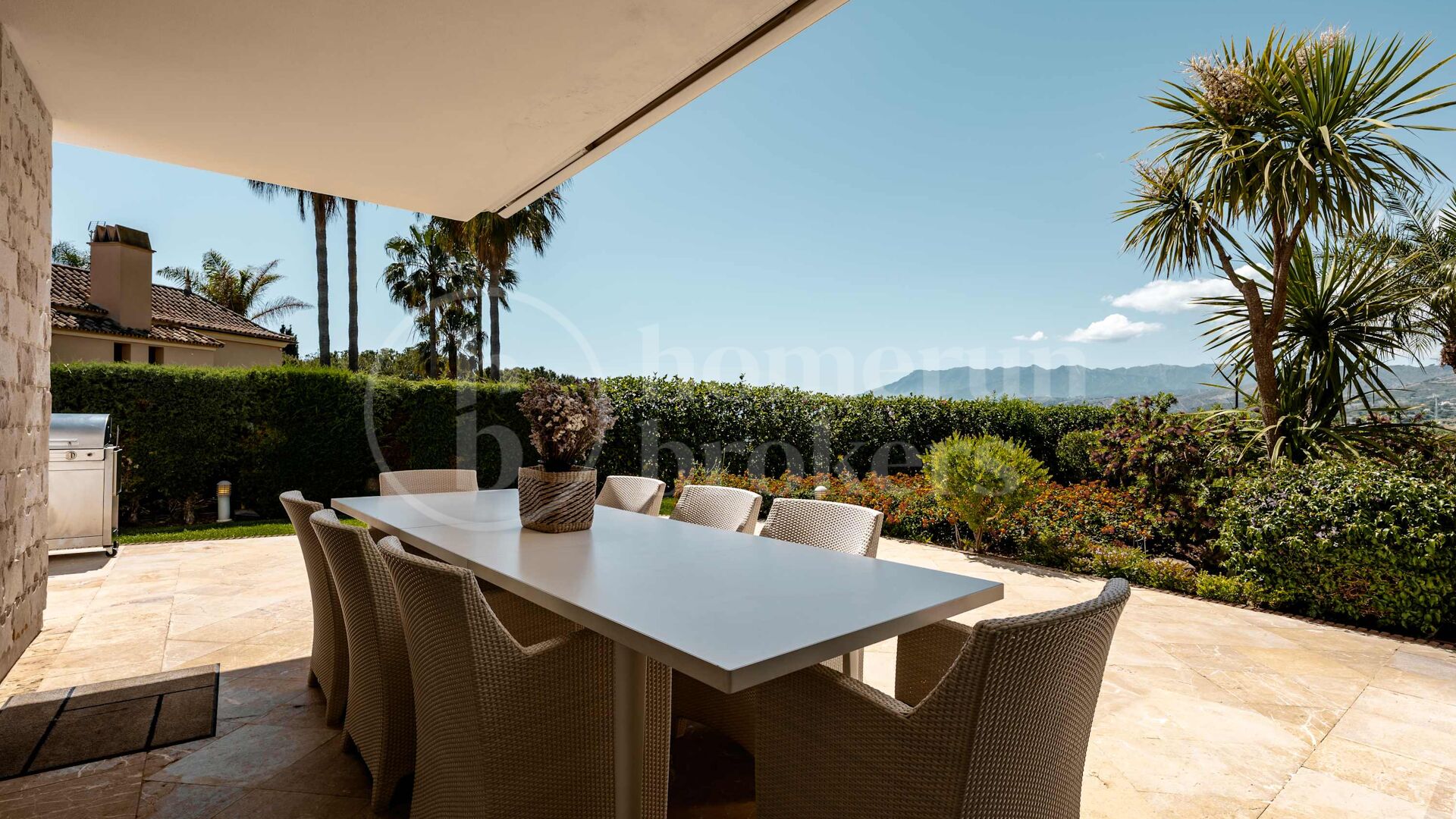 Private Luxury 6-Bedroom Villa with Pool in Las Chapas