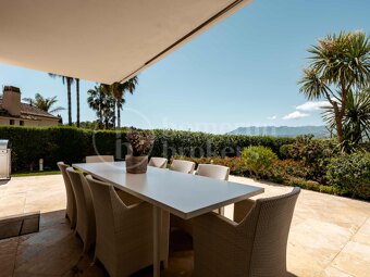 Private Luxury 6-Bedroom Villa with Pool in Las Chapas