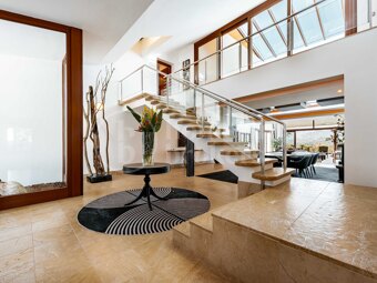Private Luxury 6-Bedroom Villa with Pool in Las Chapas
