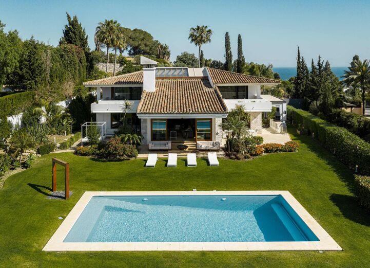Luxury Villa For Sale In Las Chapas
