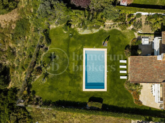 Private Luxury 6-Bedroom Villa with Pool in Las Chapas