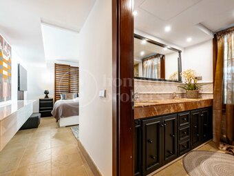 Private Luxury 6-Bedroom Villa with Pool in Las Chapas