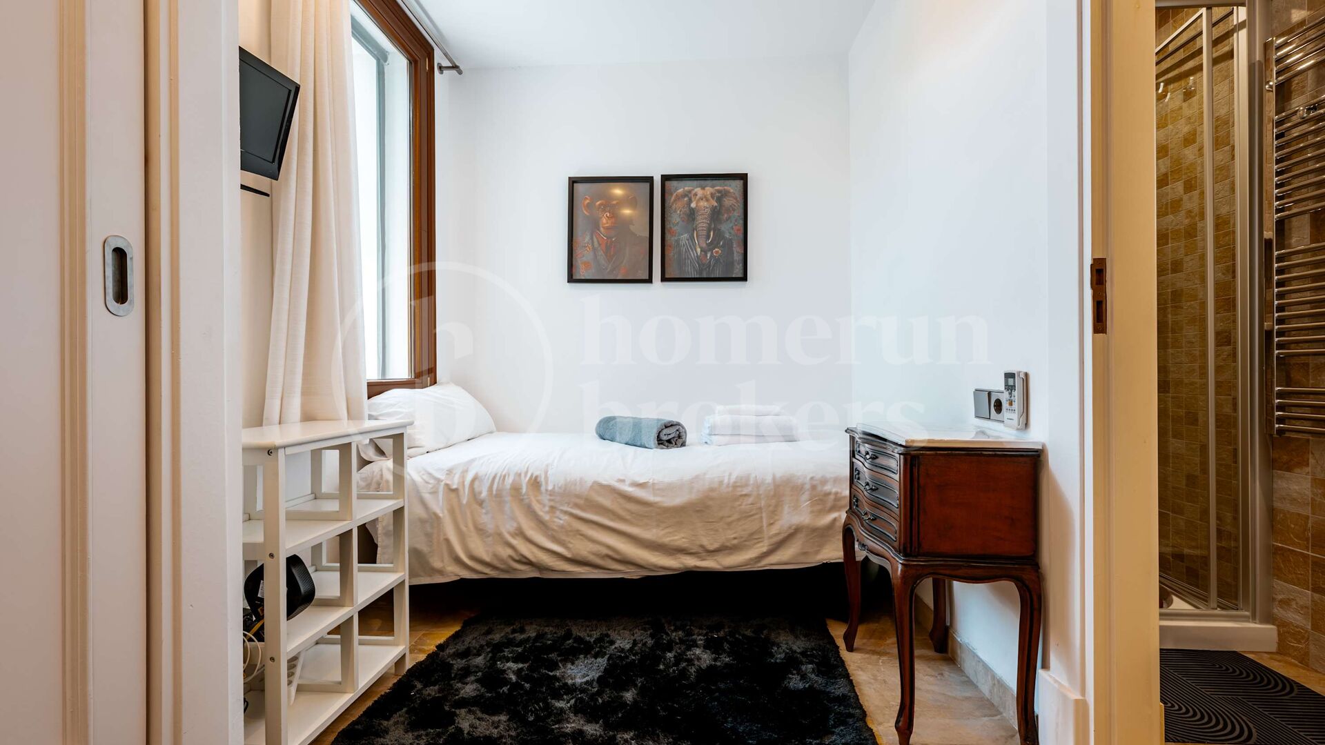 Private Luxury 6-Bedroom Villa with Pool in Las Chapas