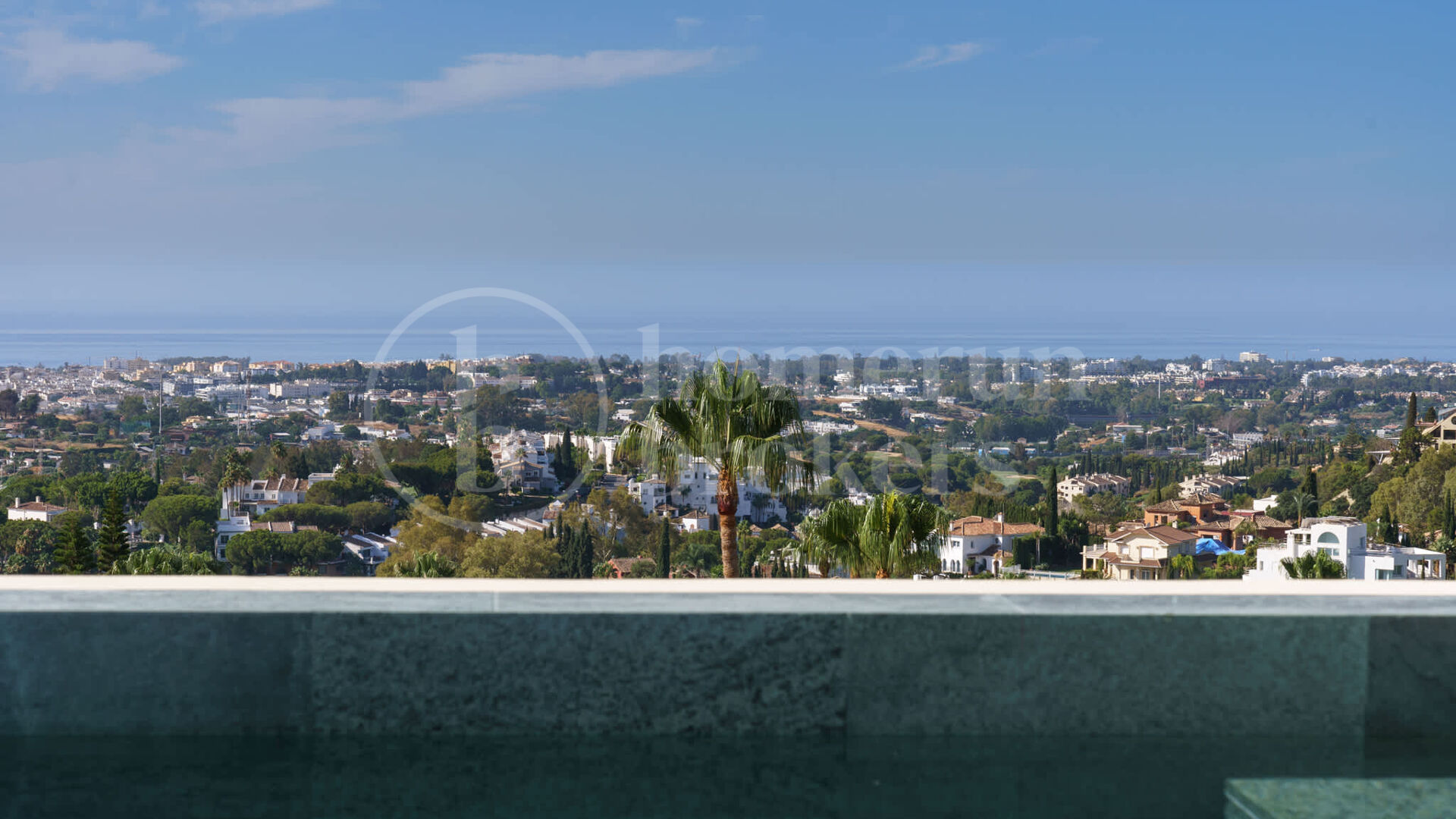 La Quinta Hills 47 - Luxury Holiday Apartment with Rooftop Plunge Pool in La Quinta, Marbella